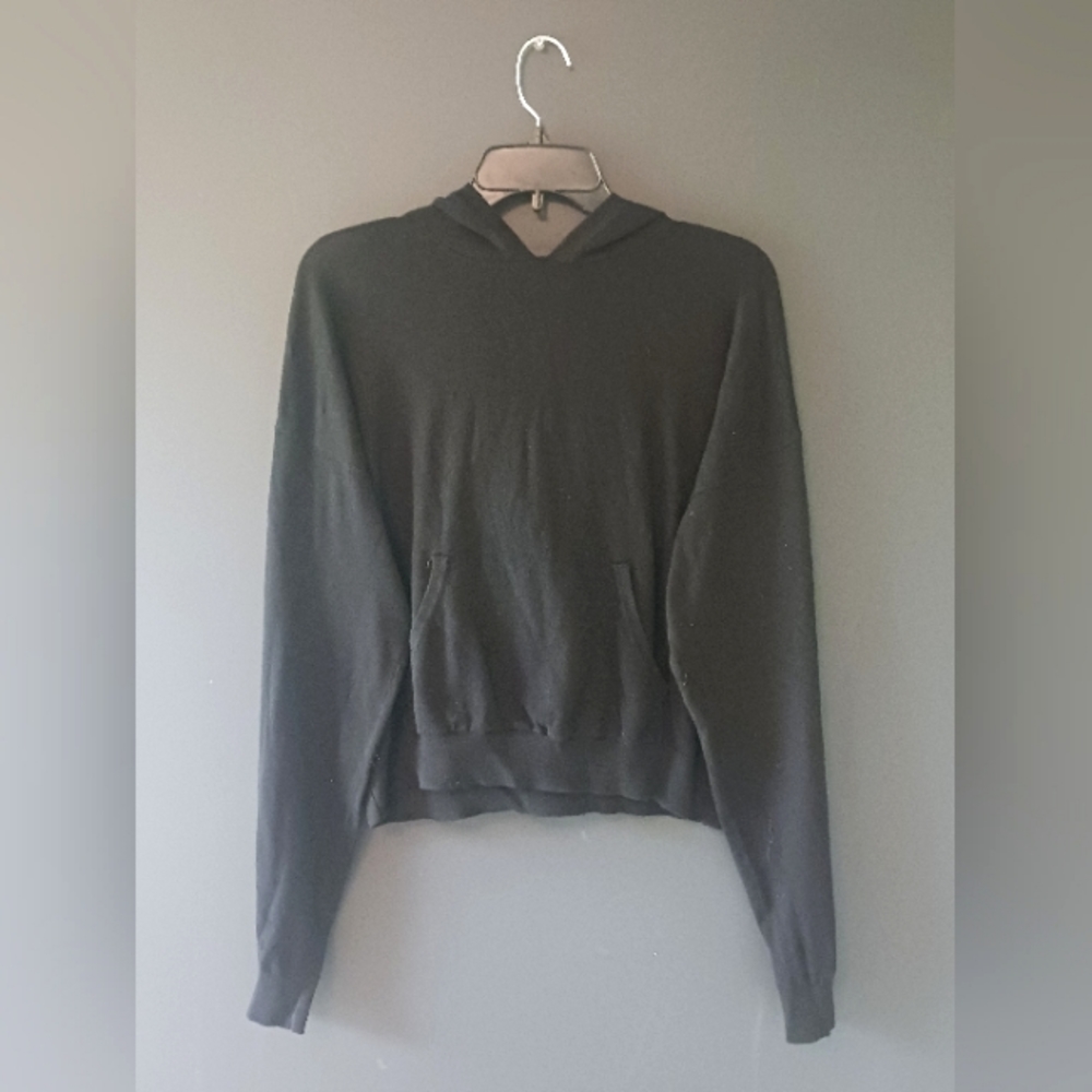 Forever 21 Large Black long sleeve women's top 🖤